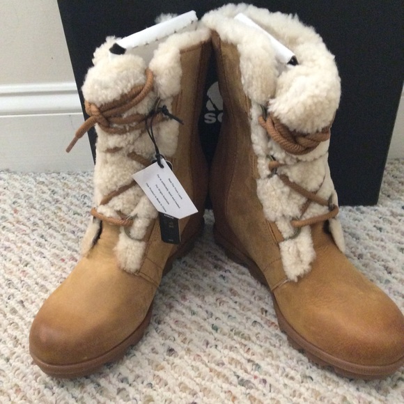 sorel tan wedge boots